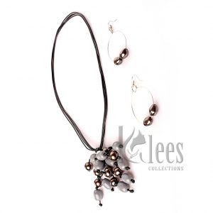 LESI ((necklace+ Bracelet+earrings-made from ceramic beads)